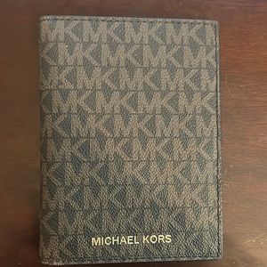 Michael Kors Jet Set Travel Passport Holder Wallet Case Brown Signature